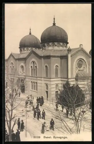 AK Basel, Synagoge mit Passanten