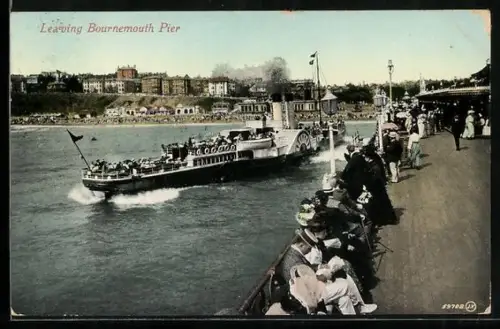 AK Bournemouth, Leaving Bournemouth Pier, sidewheel-steamer