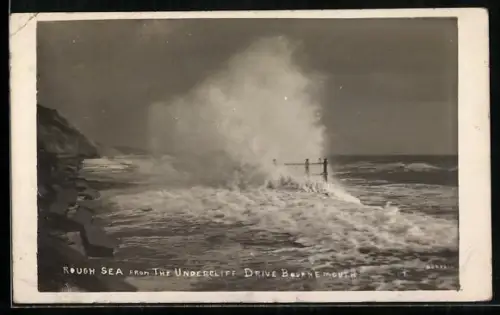 Foto-AK Bournemouth, Rough Sea from the Undercliff Drive