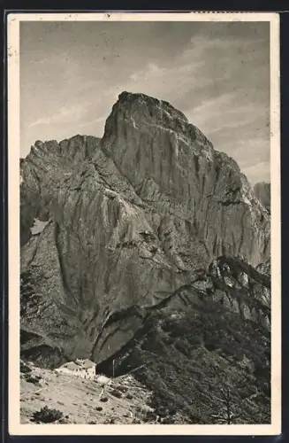 AK Stripsenjochhaus, Blick auf das Stripsenjochhaus mit dem darüber aufragendem Bergmassiv