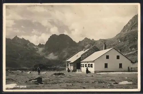 AK Madlenerhaus mit Blick in die Berge