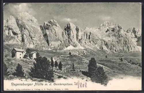 AK Regensburger Hütte mit den Geislerspitzen, Ansicht der Berghütte vor der Bergwand