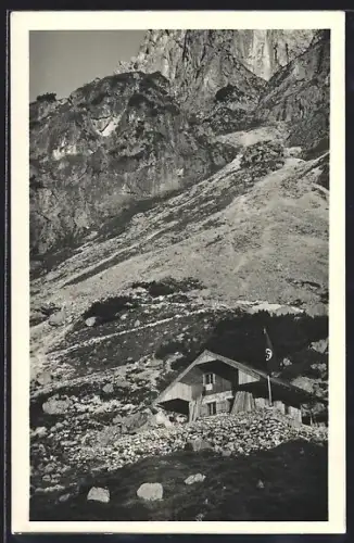 AK Schellenberger Eishöhlenhütte, Hütte mit 