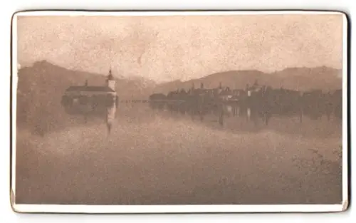 Fotografie unbekannter Fotograf, Ansicht Gmund, Blick über den See nach Schloss Ort, Fotografie auf Salzpapier