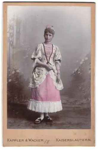 Fotografie Kappler & Wacker, Kaiserslautern, junge Frau im Kostüm zum Fasching, Handkoloriert