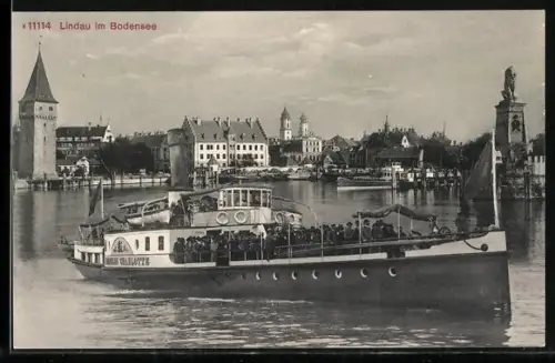 AK Lindau im Bodensee, Passagierschiff Königin Charlotte nach Verlassen des Lindauer Hafens