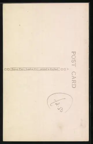 AK Zwei Katzenkinder auf einer Truhe