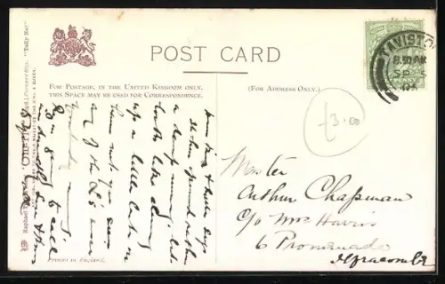 AK Reiter springt über ein Hindernis