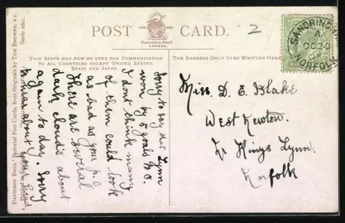 Künstler-AK Tom Browne: Dienstmädchen zieht einem Herrn die Stiefel aus