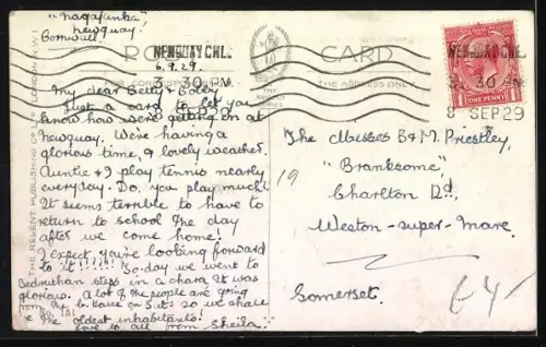 Künstler-AK Vera Paterson: Kleines Paar hört auf dem Sofa Radio