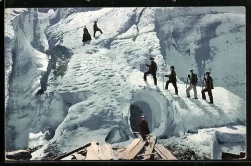 AK Eigergletscher, Eisgrotte mit Bergsteigern