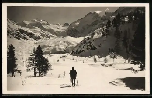 AK Morteratschgletscher, Panorama mit Bergsteiger
