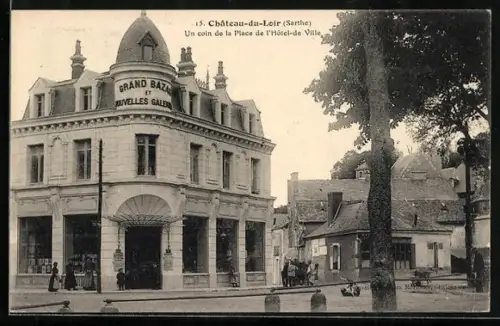 AK Château-du-Loir /Sarthe, Un coin de la Place de l`Hôtel-de-Ville
