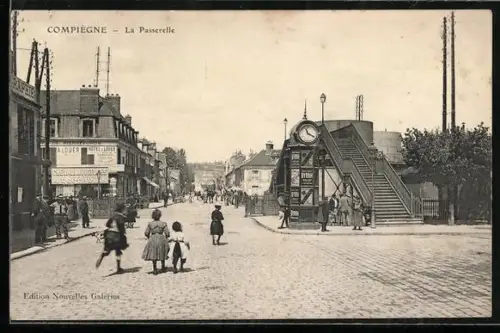 AK Compiègne, La Passerelle