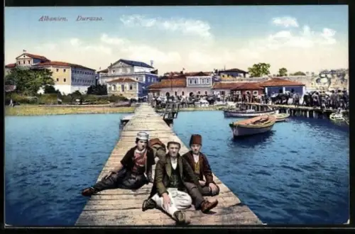 AK Durz / Durazzo, Albaner auf der Seebrücke