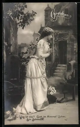 AK Faust, Gretchen im Kleid