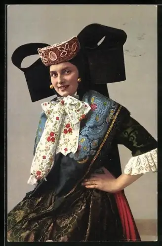 AK Frau in Schaumburg-Lippischer Landestracht