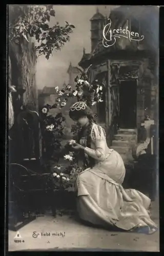 AK Gretchen mit einer Margerite, Er liebt mich!, Faust