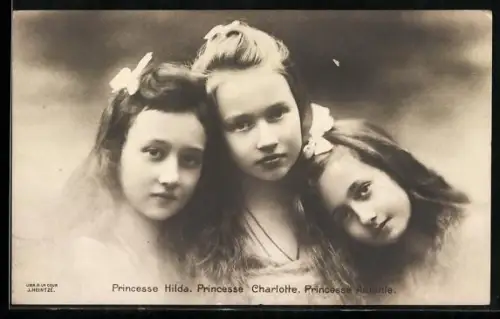 AK Princesse Hilda, Princesse Charlotte & Princesse Antonie von Luxemburg als junge Mädchen
