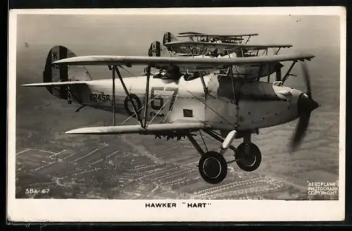 AK Hawker Hart, Flugzeuge in Formation