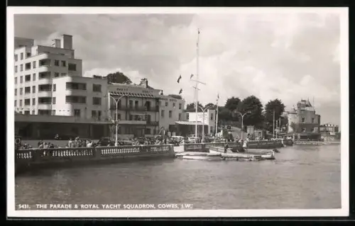 AK Cowes /I. W., The Parade and Royal Yacht Squadron