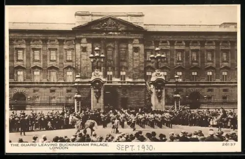 AK London, The Guard leaving Buckingham Palace