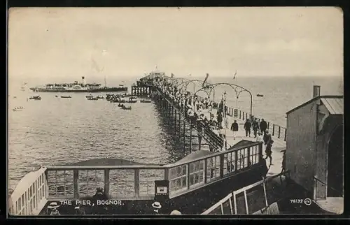 AK Bognor, The pier with sidewheel-steamer
