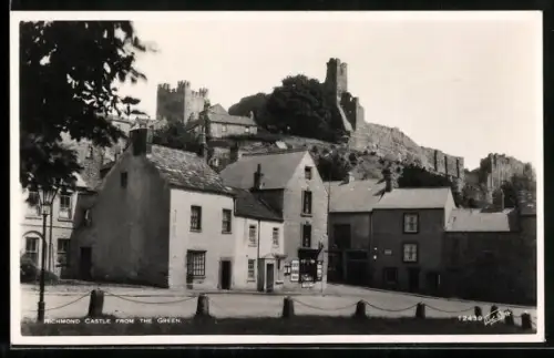 AK Richmond, Castle from the Green