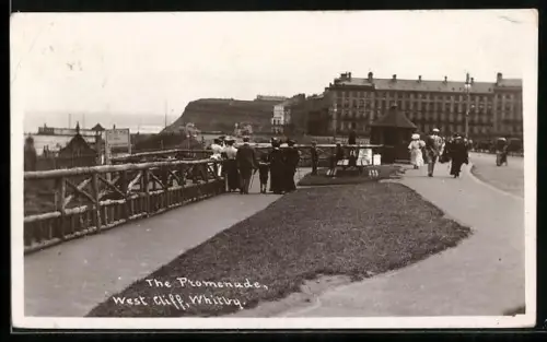 AK Whitby, West Cliff, The Promenade