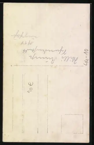 Foto-AK Kleines Kind mit Pferd auf Zugwagen, Schaukelpferd