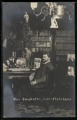 AK Schriftsteller Max Ganghofer im seinem Arbeitszimmer