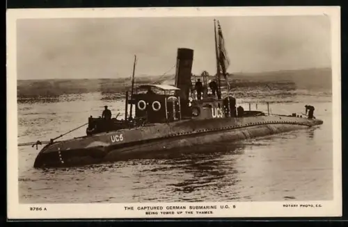 AK The Captured German Submarine U. C. 5 being Towed up the Thames, U-Boot