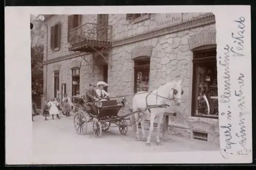 Foto-AK Veitsch, Strassenpartie mit Kutsche neben der K.k. Gendarmerie