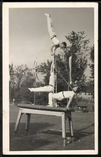 Foto-AK Leoben, Turner des Turnvereins beim Training