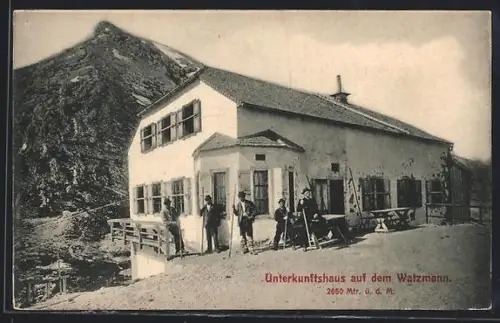 AK Watzmanhaus, Ansicht mit Wanderern