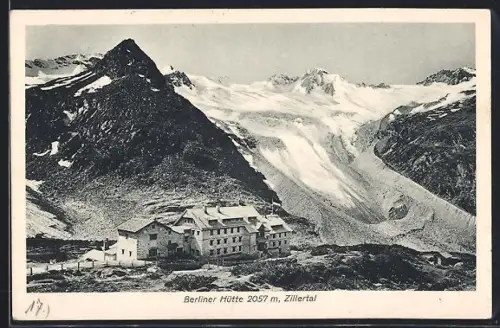 AK Berliner Hütte /Zillertal, Berghütte mit Gipfel aus der Vogelschau