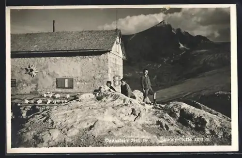 AK Simony-Hütte am Hallstätter Gletscher, Berghütte mit Blick zum Dachstein