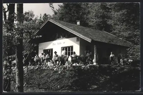 AK Maxhütte b. Wallgau, Gäste vor der Berghütte, Bes. M. Krüner