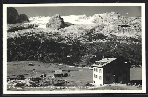 AK Rifugio Fedaia, Il Rifugio verso la Marmolada
