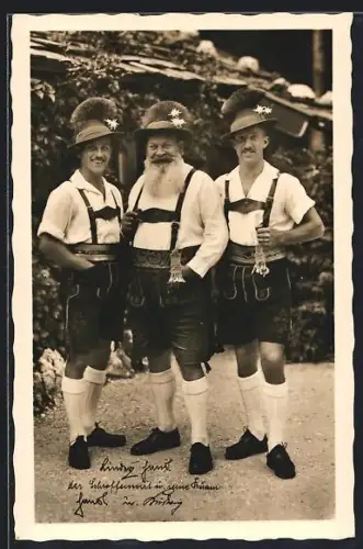 AK Bad Reichenhall, Trachtengruppe des Gasthauses Zum Schroffen