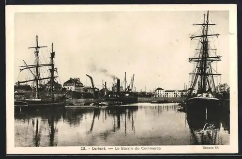 AK Lorient, Le Bassin du Commerce avec voiliers et bâtiments industriels