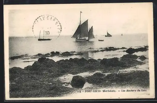 AK Port-Louis /Morbihan, Les Rochers du Loïc et voiliers en mer
