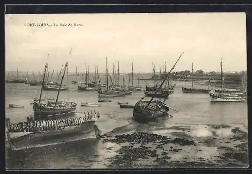 AK Port-Louis, La Baie de Kerso avec bateaux échoués et ancrés