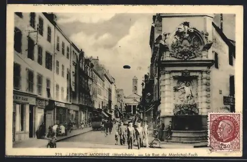 AK Lorient /Morbihan, La Rue du Maréchal-Foch animée