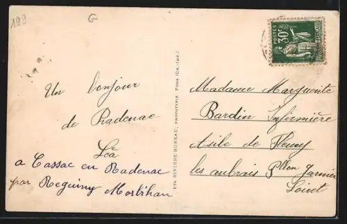 AK Radenac /Morbihan, L`Église et scène de village animée