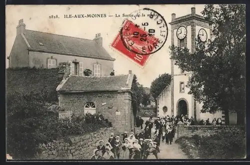 AK Île-aux-Moines, La Sortie de la messe