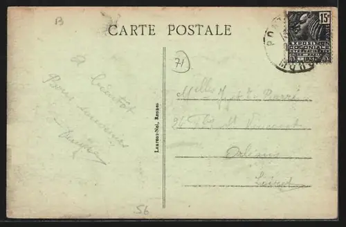 AK Pontivy, Place du Martray avec la maison du XVe siècle et la statue du Docteur Guépin