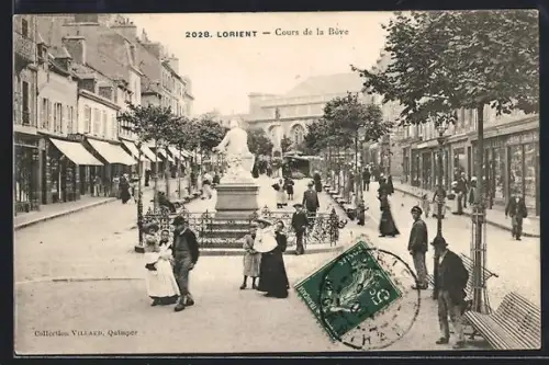 AK Lorient, Cours de la Bôve avec statue et passants animés
