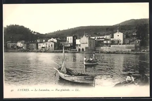 AK Hyères, Le Lavandou, Vue générale