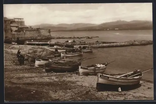 AK Saint-Tropez, Quartier des Pêcheurs vue sur Beauvallon